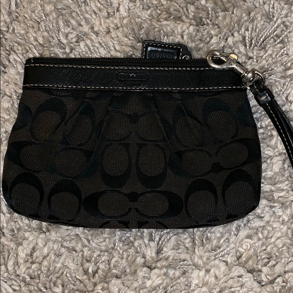 Coach Handbags - Coach Wristlet